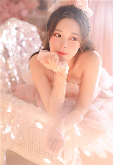 青青草绿巨人草莓向日葵榴莲免费观看版