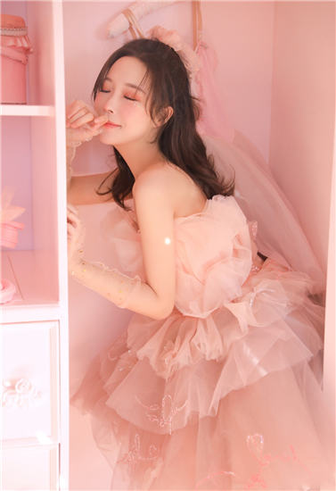 青青草绿巨人草莓向日葵榴莲免费观看版