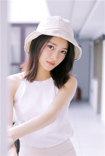 草莓榴莲樱桃蜜桃秋葵绿巨人大全免费观看版