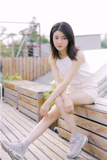 草莓榴莲樱桃蜜桃秋葵绿巨人大全免费观看版